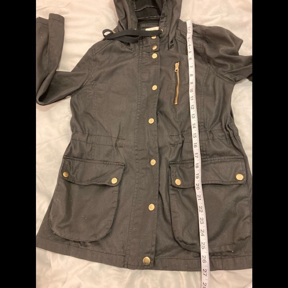 Forever 21 Black Cinch Waist City Zipper Jacket W Hood & Gold Accents S - Picture 12 of 12